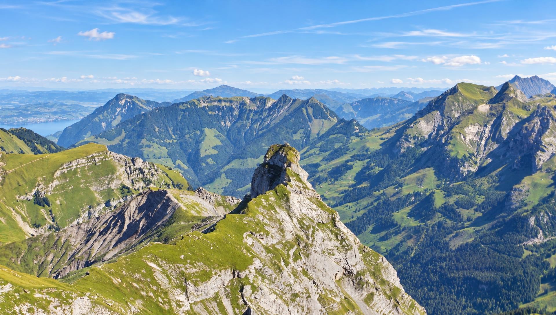 Hochstollen Circular Hike, Melchsee-Frutt