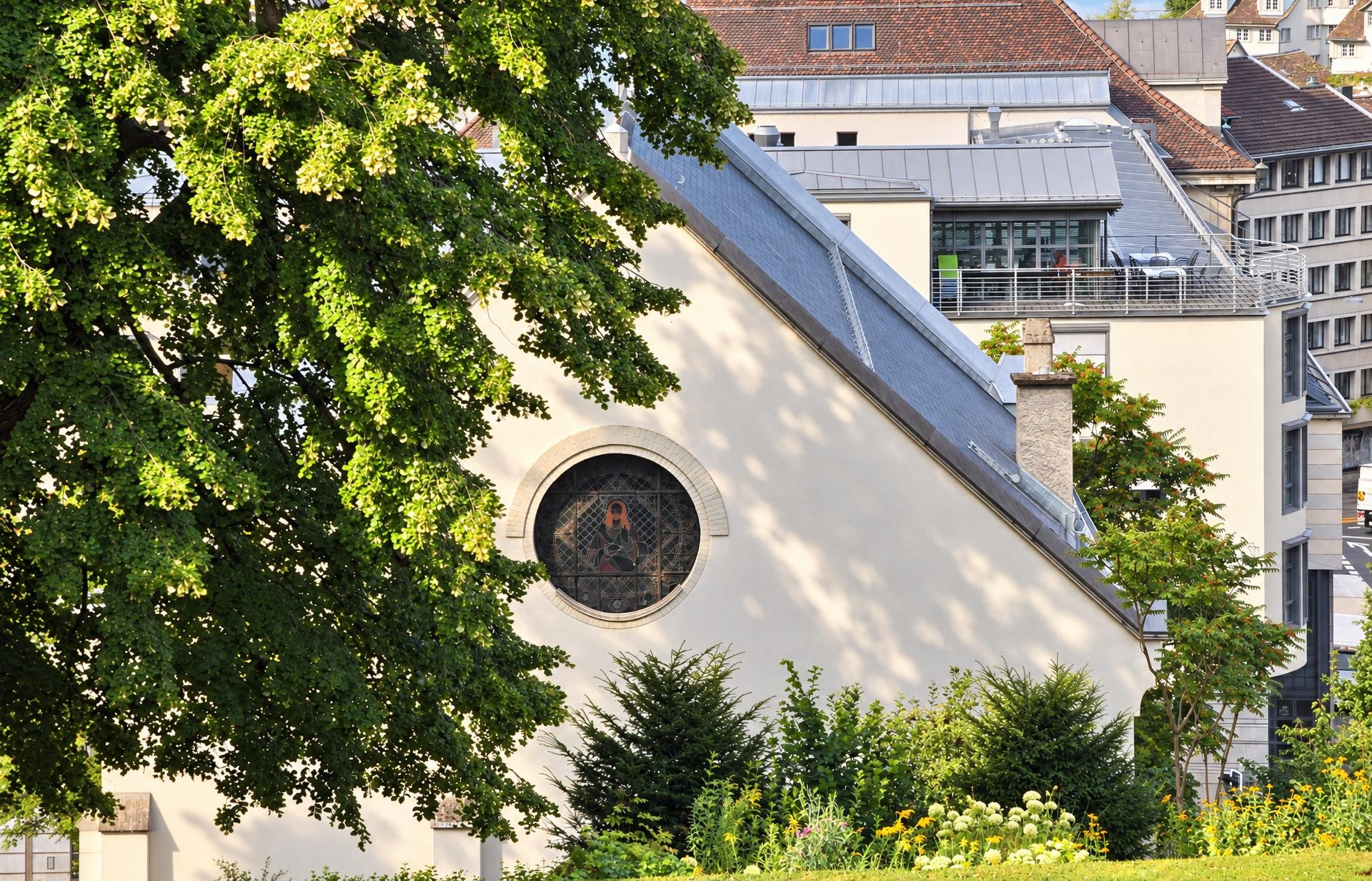 Unterwegs zu den Bäumen in der Innenstadt